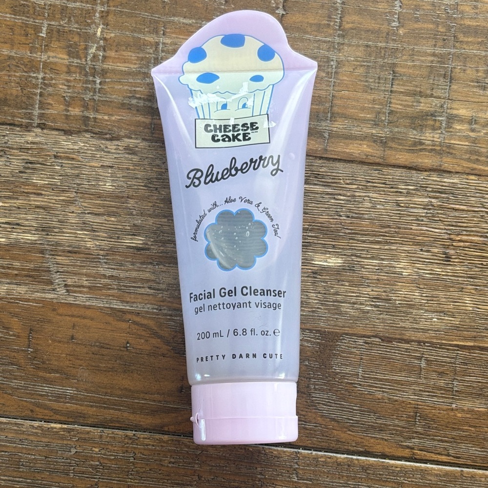 5/$10 New CheeseCake Blueberry Facial Gel Cleanser 200ml